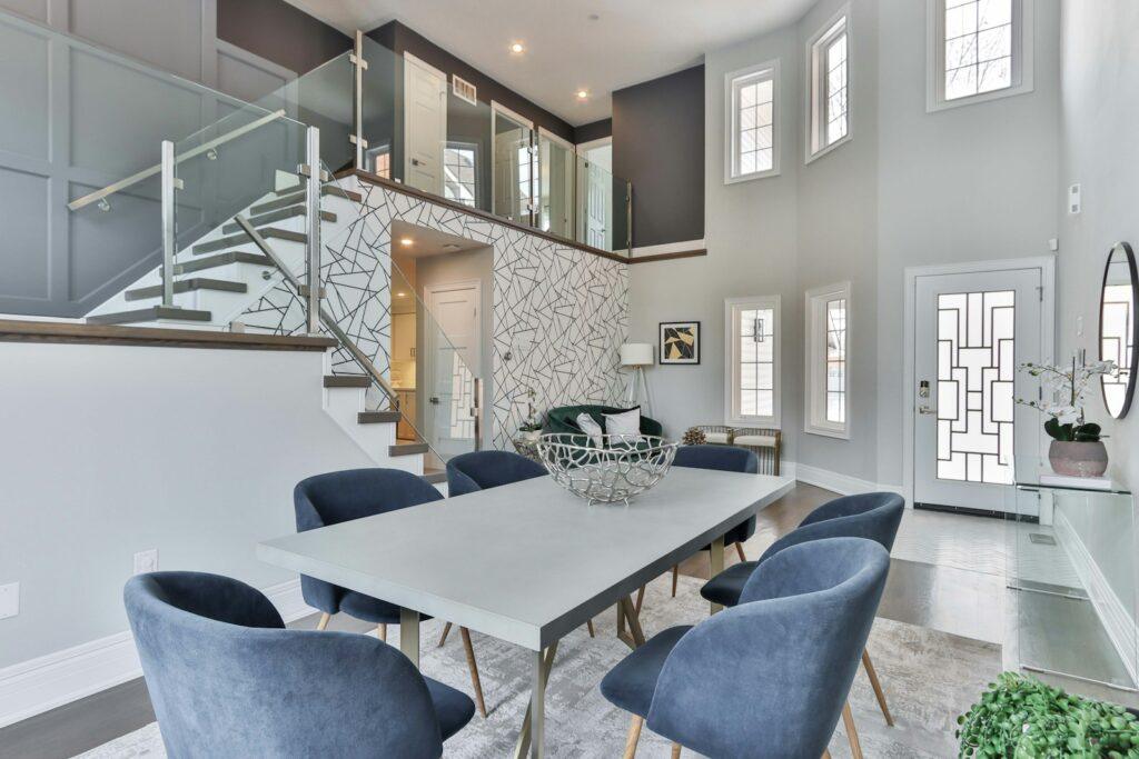 Meeting setting for luxury-home project planning and owner representation